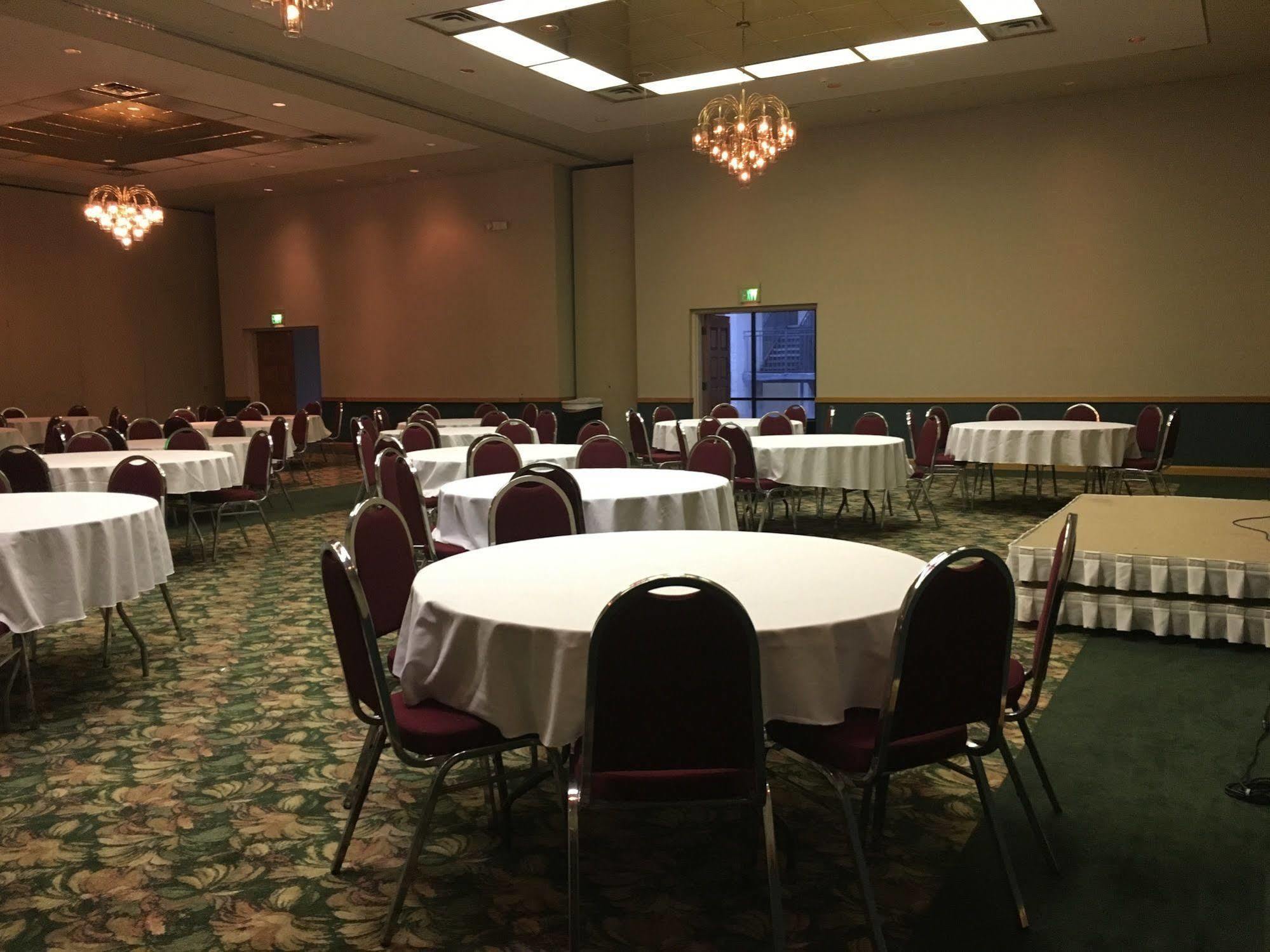Rodeway Inn Conference Center Crawfordsville Zewnętrze zdjęcie