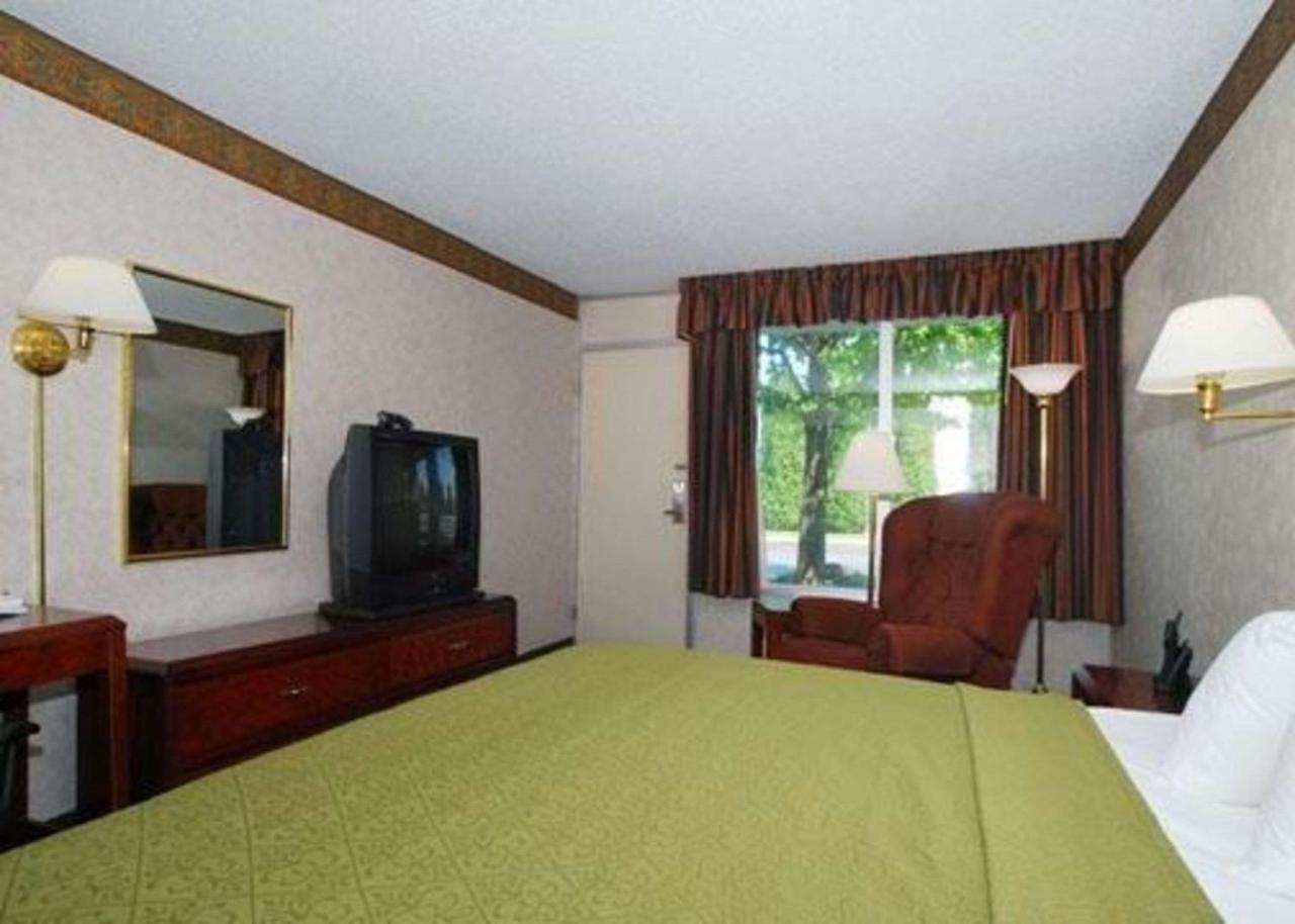 Rodeway Inn Conference Center Crawfordsville Zewnętrze zdjęcie