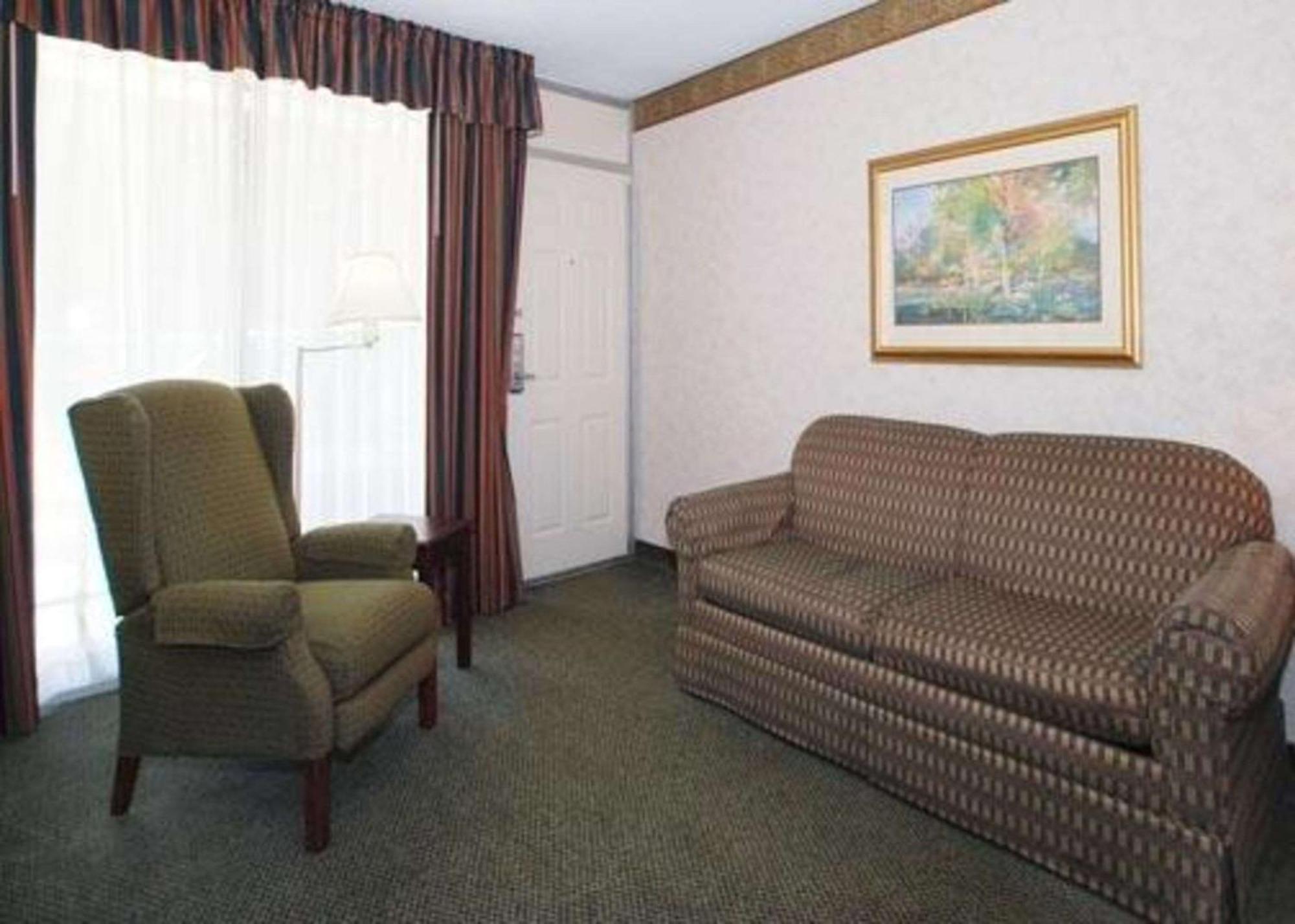 Rodeway Inn Conference Center Crawfordsville Zewnętrze zdjęcie