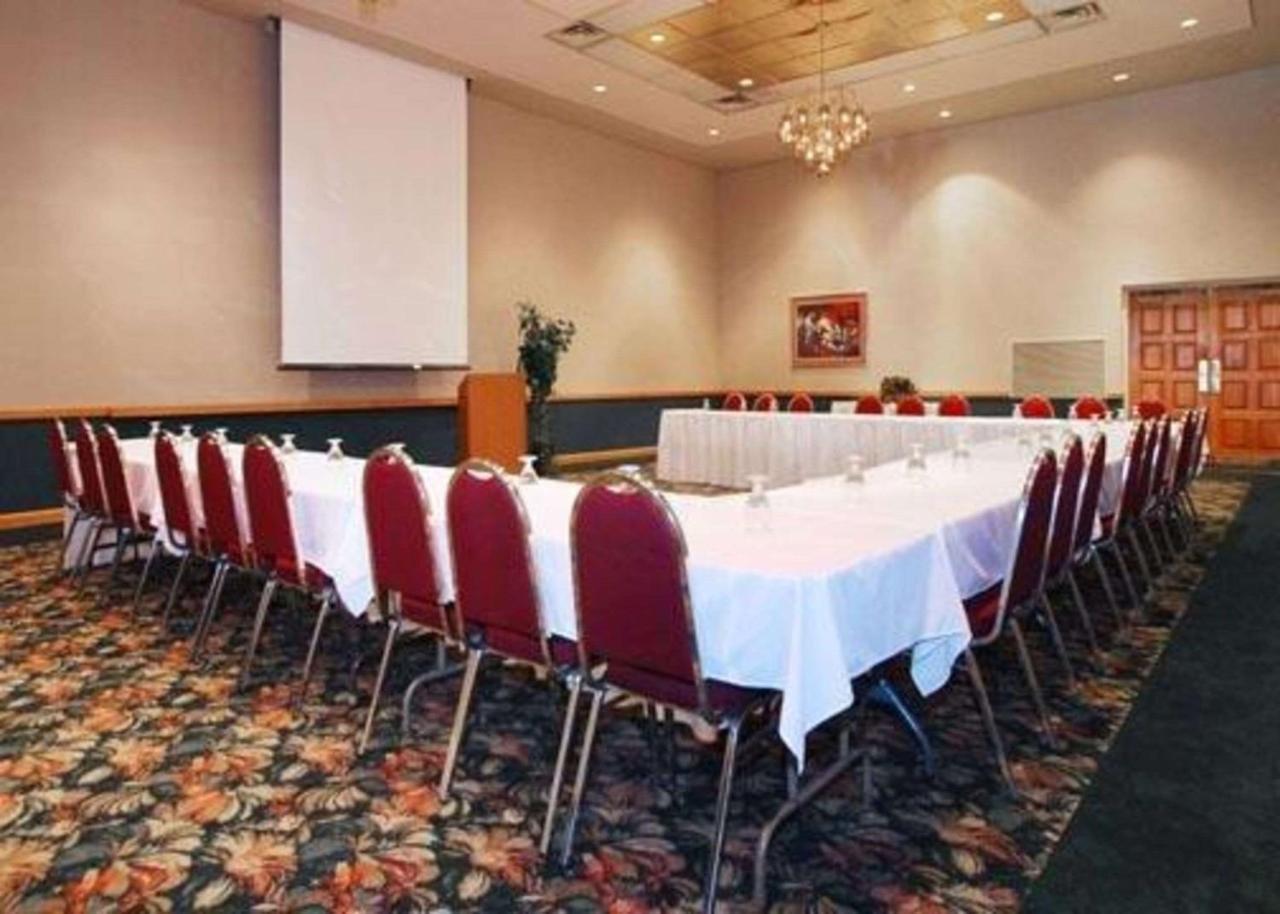 Rodeway Inn Conference Center Crawfordsville Zewnętrze zdjęcie