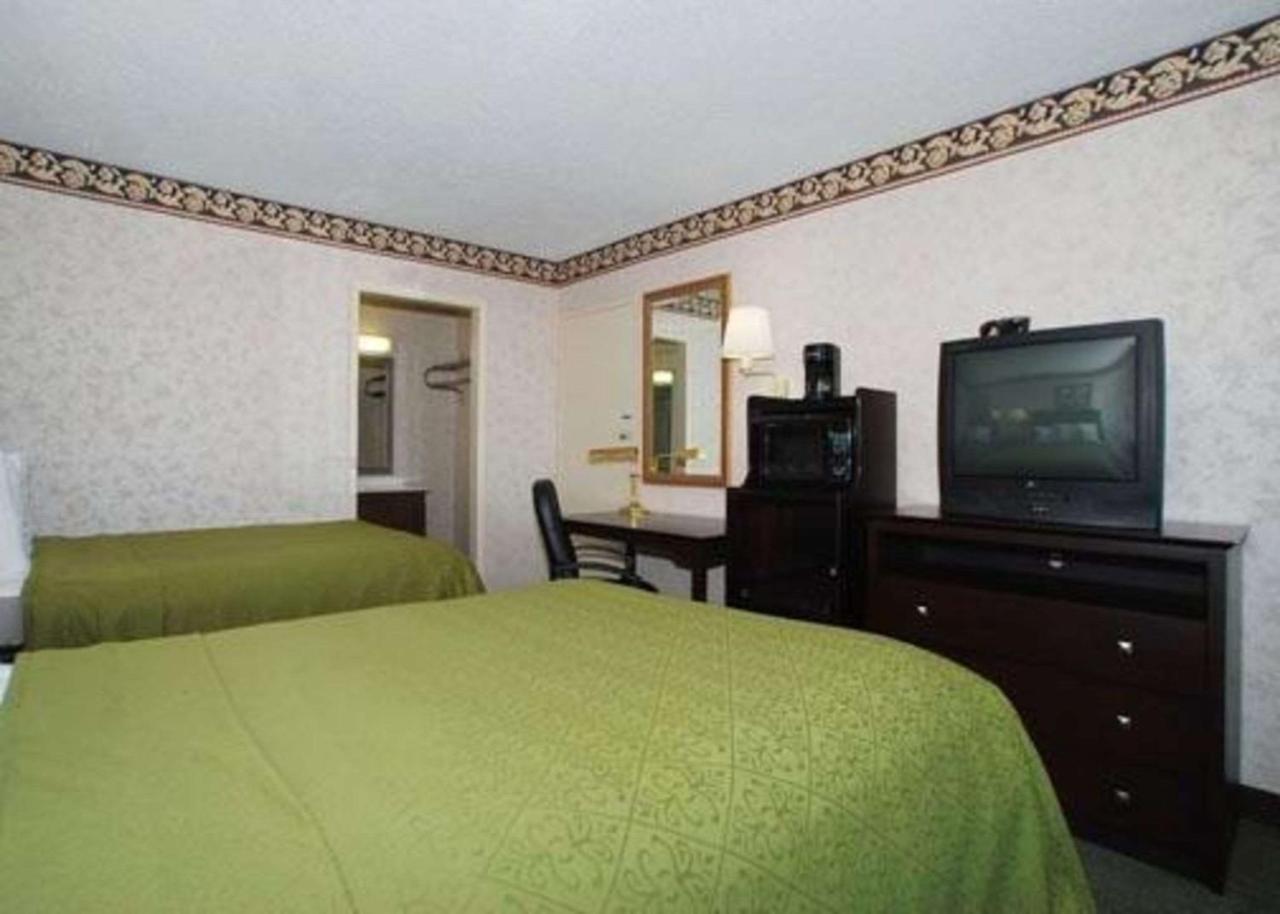 Rodeway Inn Conference Center Crawfordsville Zewnętrze zdjęcie
