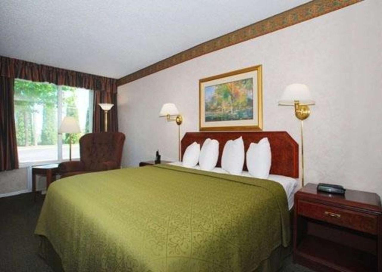 Rodeway Inn Conference Center Crawfordsville Zewnętrze zdjęcie